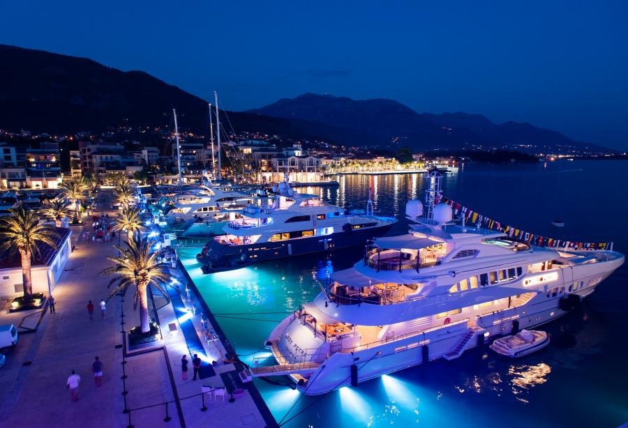 Cannes yacht charter
